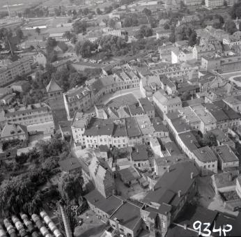 fragment zabudowy śródmieścia z basztą od strony wsch., skan 1