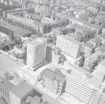 fragment zabudowy centrum miasta od strony płd., skan 1