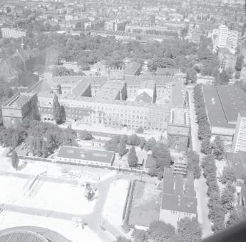 fragment zabudowy centrum miasta od strony płd., skan 1