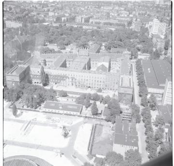 fragment zabudowy centrum miasta od strony płd., skan 2