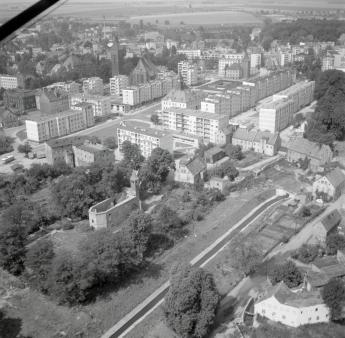 widok ogólny rynku, zabudowy przyrynkowej i kaplicy zamkowejod strony płn.-wsch., skan 1
