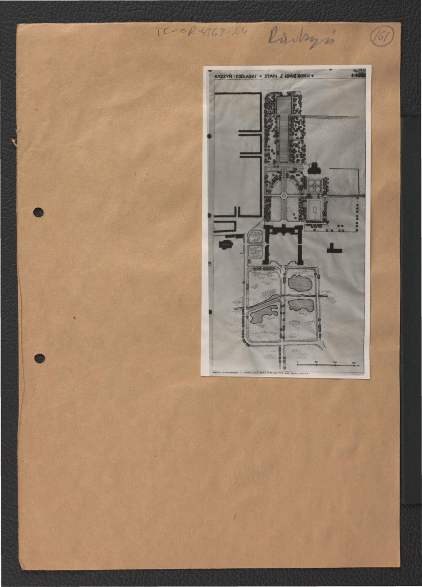 3 fotografie czarno-białe przedstawiające rekonstrukcję planu miejscowego ogrodu z 1942 r. opracowanego przez G. Ciołka, skan 2