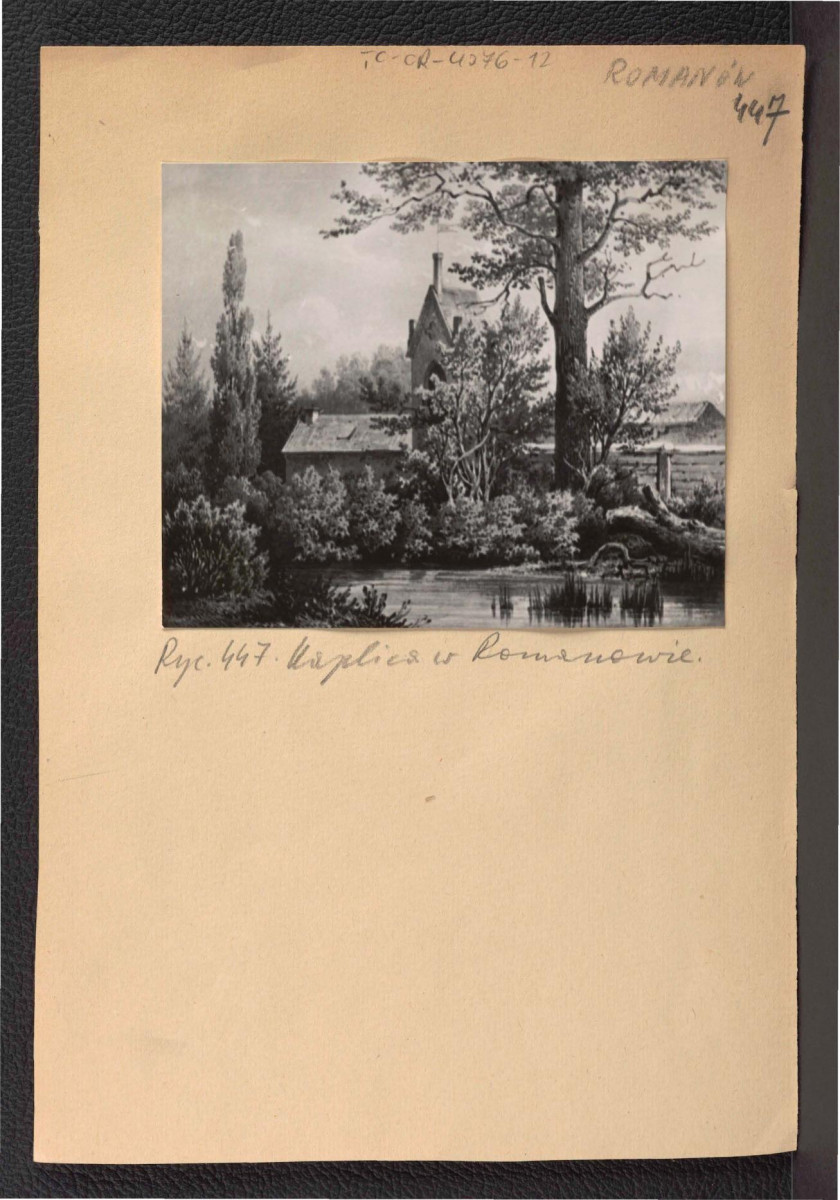 2 fotografie czarno-białe reprodukcji litografii z Albumu J.J. Kraszewskiego w zbiorach Muzem Wojska Polskiego przedstawiających miejscową kaplicę , skan 1