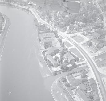 widok ogólny zespołu klasztornego Norbertanek, skan 1