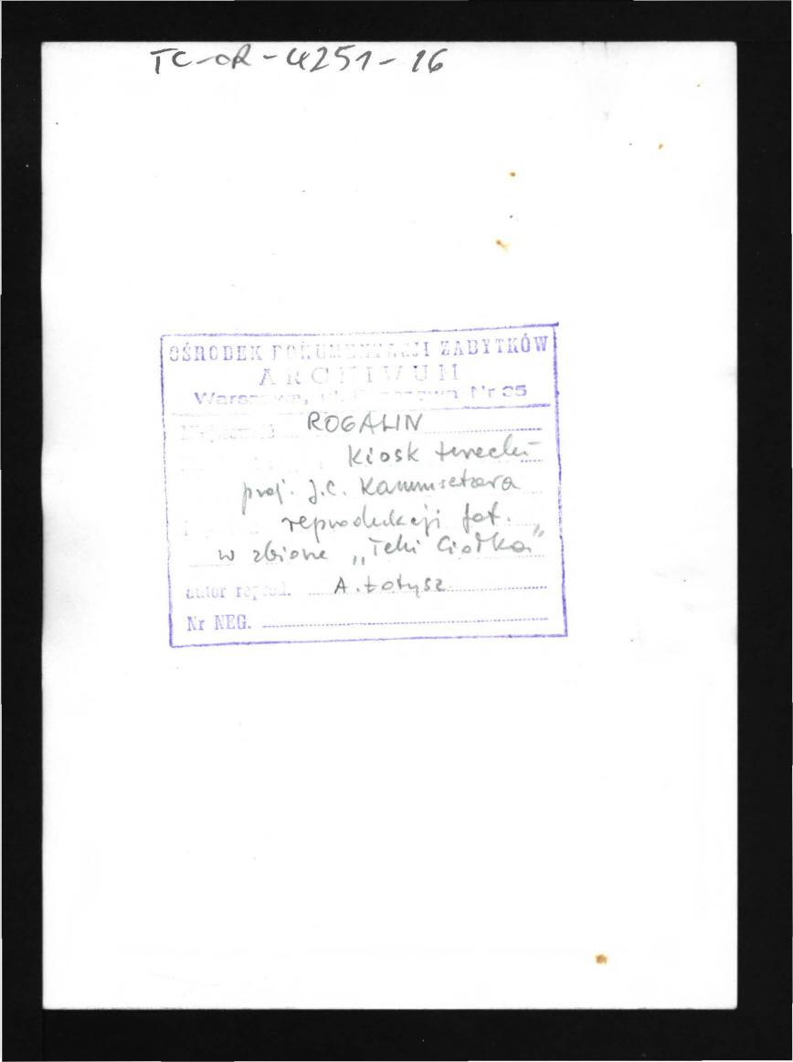 2 fotografie czarno-białe przedstawiające projekt tzw. kiosku tureckiego zaprojektowanego przez J.C. Kamsetora, reprodukowany przez A. Łotysza; dwie karty, skan 2