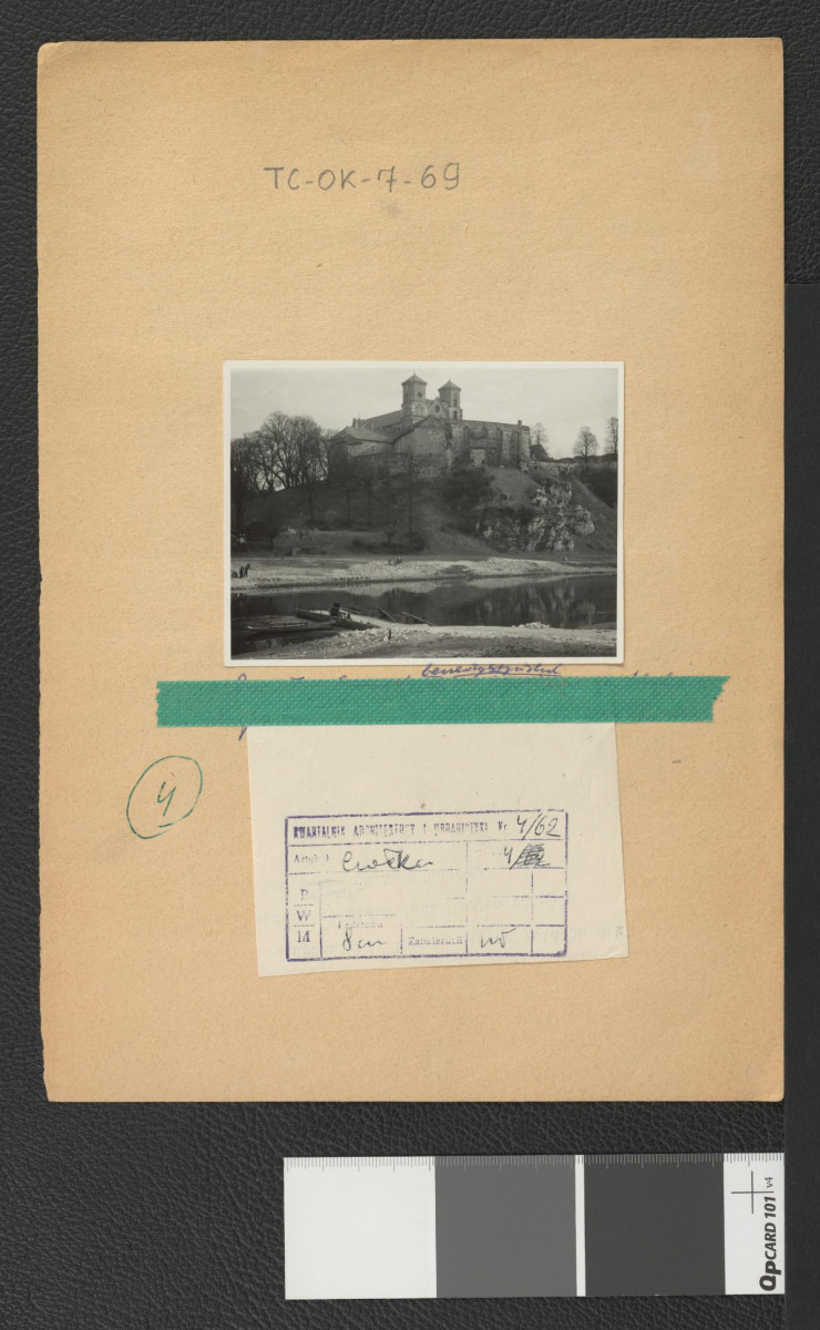 widok na miejscowy klasztor od południa , skan 1