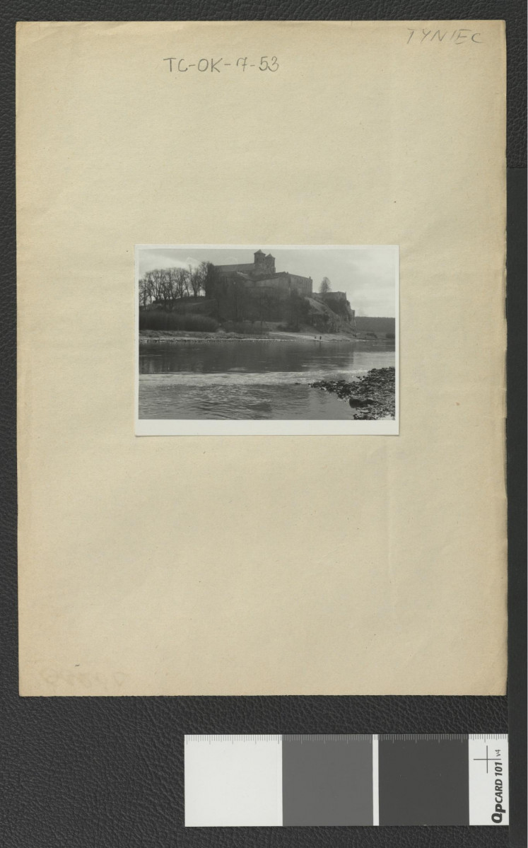 widok na miejscowy klasztor od północnego zachodu , skan 2