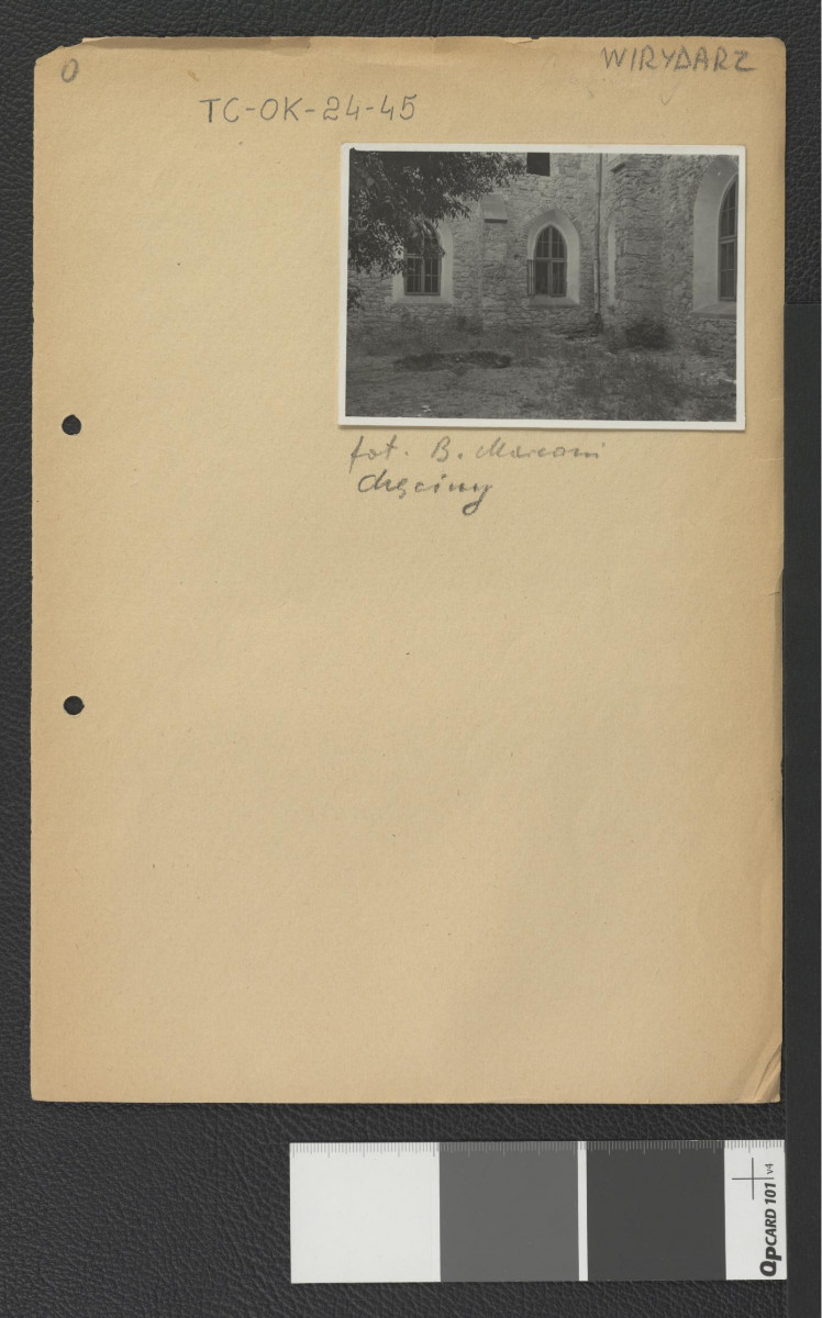 widok na fragment zabudowy miejscowego klasztoru     , skan 1