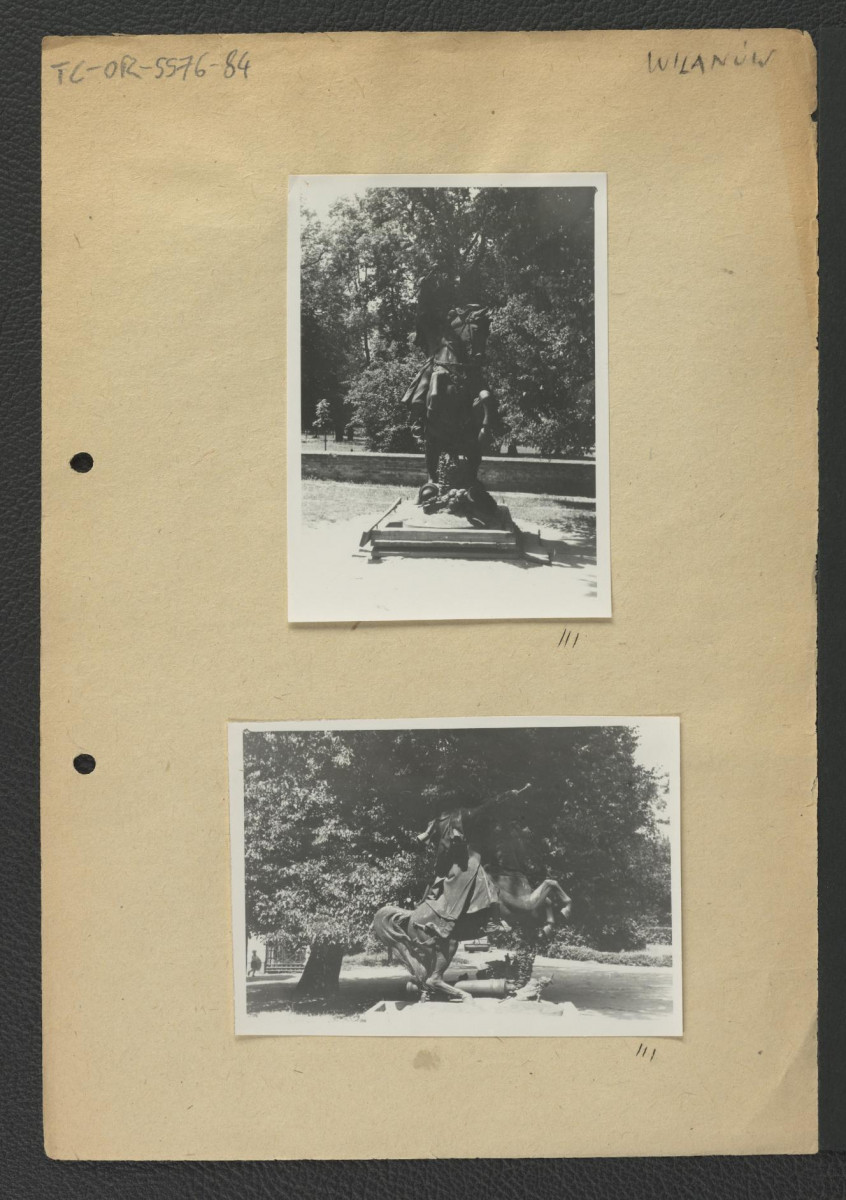 6 fotografii czarno-białych fotografii ukazujących pomnik konny króla Jana III podczas przygotowań do robót konserwatorskich  , skan 4