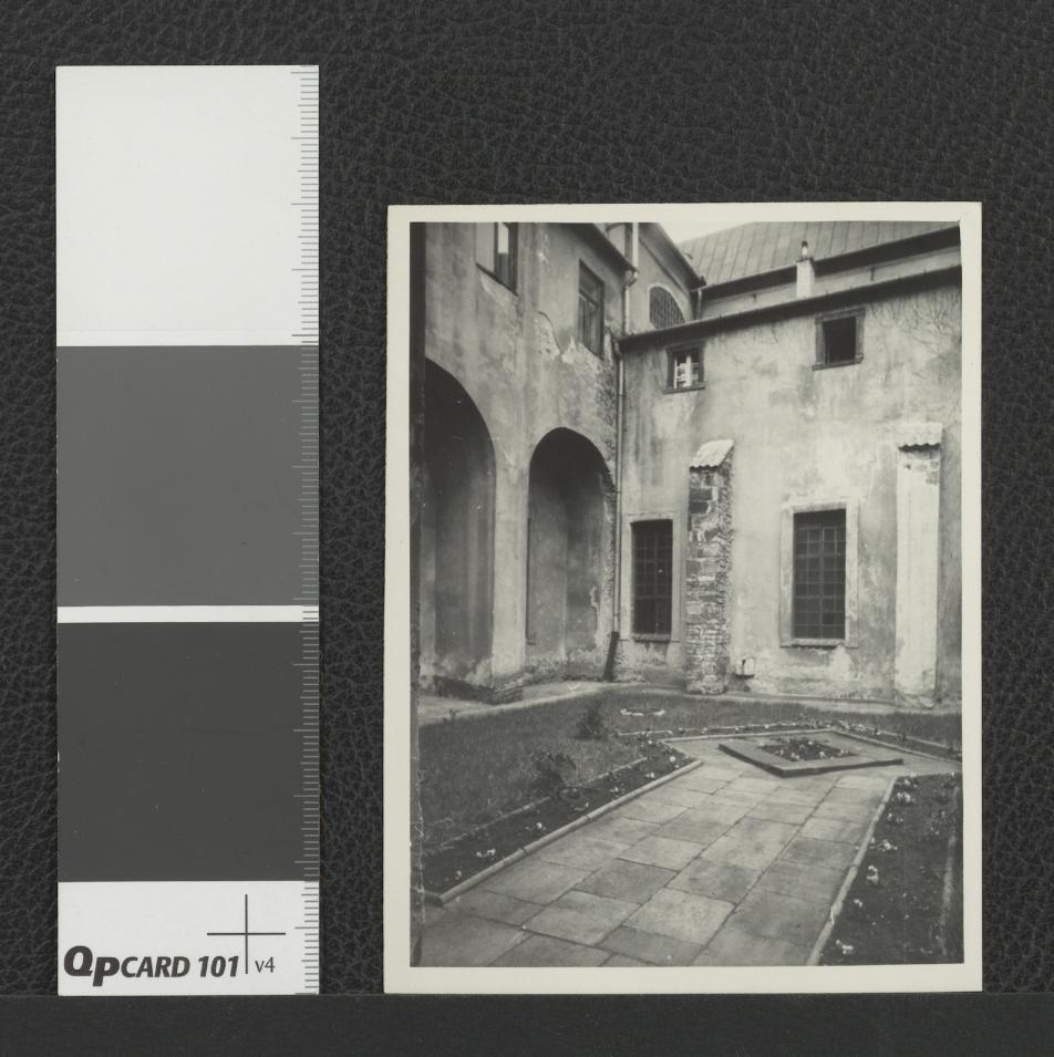 fragment budynku klasztornego, skan 1