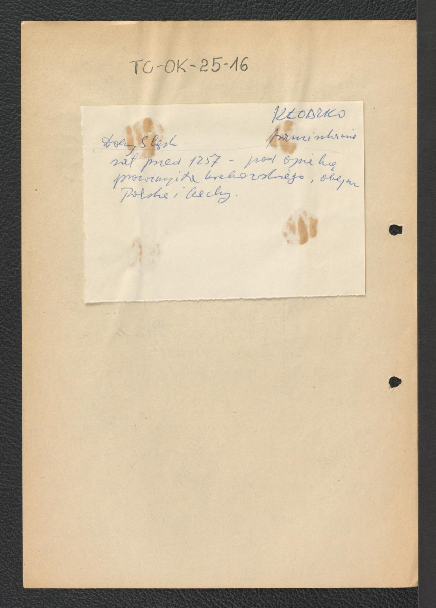 wypis z Dziewulski, Kłodzko, 1955 zawierający chronologię miejscowego klasztoru począwszy od roku 1250 czyli do momentu jego zaistnienia; na odwrocie wypis z Dolny Śląsk dotyczący zaistnienia klasztoru przed 1257 r., skan 1