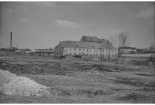 widok na miejscowy klasztor, skan 1