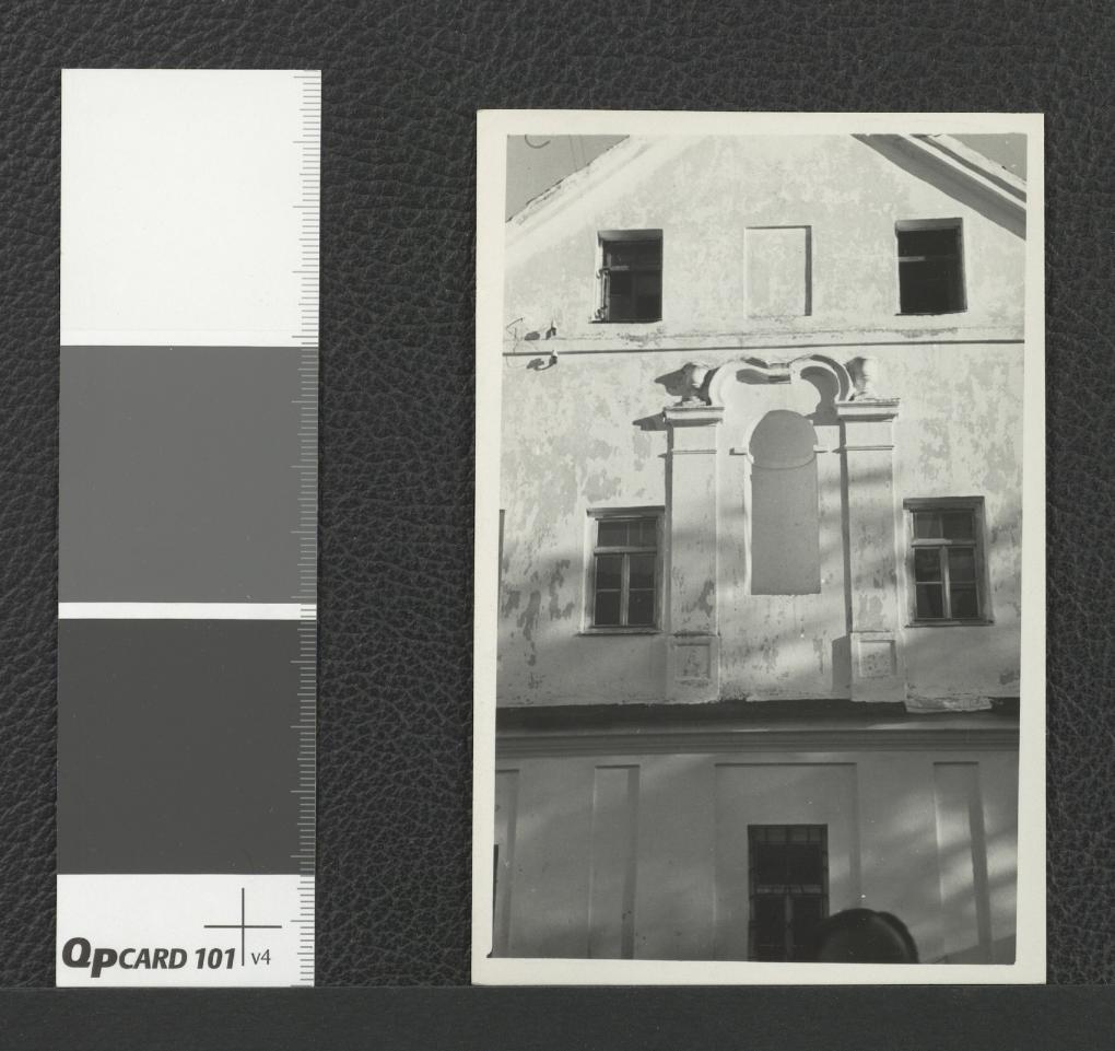 fragment elewacji bocznej miejscowego klasztoru , skan 2