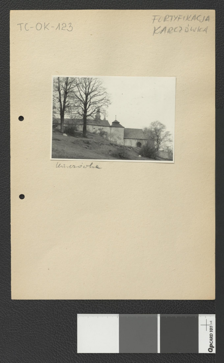fragment klasztornych murów obronnych, skan 1