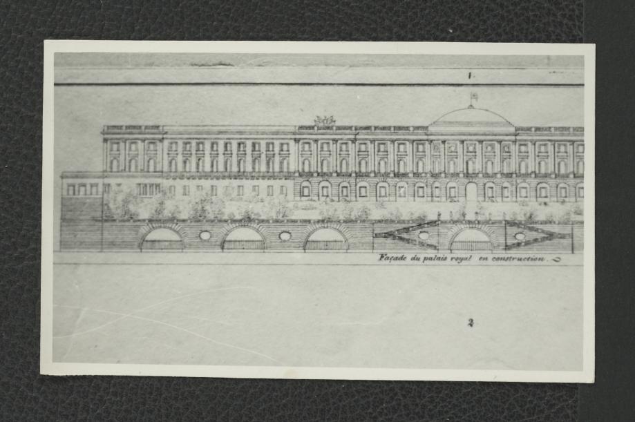 2 fotografie czarno-białe przedstawiające fasadę Zamku na francuskojęzycznym planie z roku 1825, skan 1