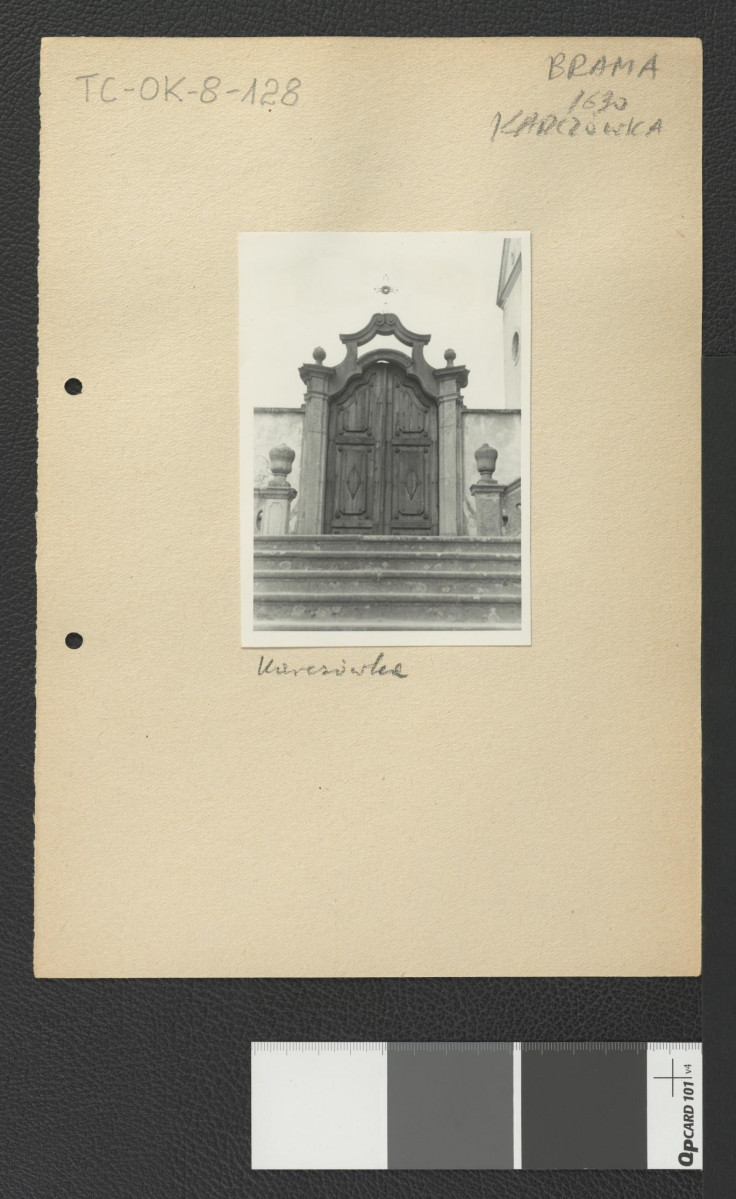 brama klasztorna                , skan 1