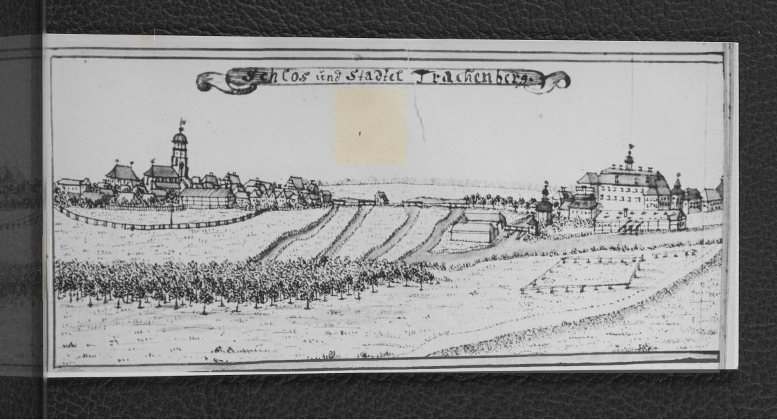 2 fotografie czarno-białe reprodukcji ryciny zamieszczonej w Wernher F.B., Topografia Śląska, 1744-1768 ukazującej fragment panoramy miejscowej posesji , skan 3