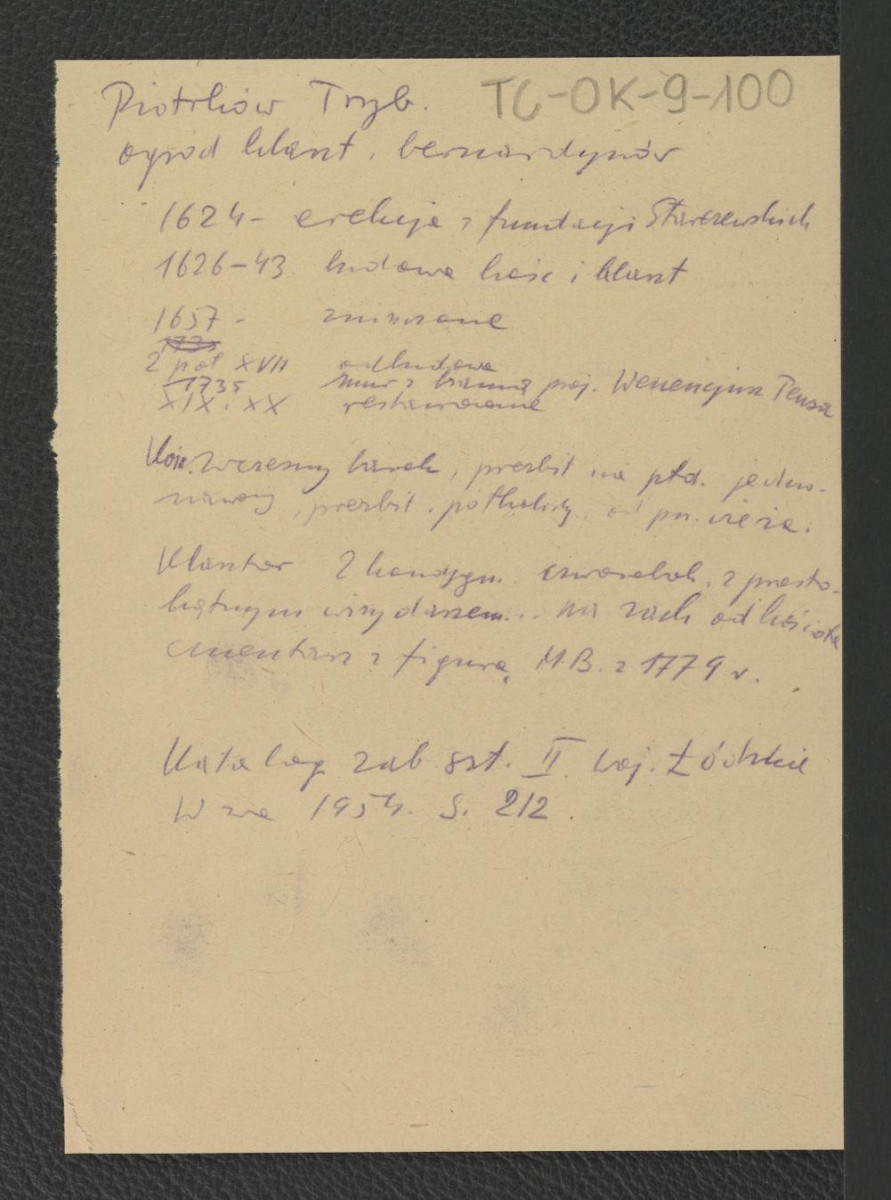 wypis z Katalog Zabytków Sztuki, t.om II: Województwo Łódzkie, Warszawa 1954, strona 212 zawierająca ważniejsze epizody w dziejach miejscowego klasztoru począwszy od ufundowania klasztoru przez rodzinę Starczewskich w 1624 roku; zawiera ponadto charakterystykę architektoniczną obiektu; odsyłacz do Podręczna Encyklopedia Kościelna, red. ks. Zygmunt Chełmicki, tom I-XLIV, Warszawa, 1904-1916 wzmiankujący fundację kościoła w 1624 roku oraz wzniesienie murowanych zabudowań dziewięć lat później; Encyklopedia Kościelna wzmiankująca  fundację klasztoru, sprowadzenie zakonników oraz wzniesienie kościoła murowanego pod wezwaniem Świętego Krzyża, skan 2