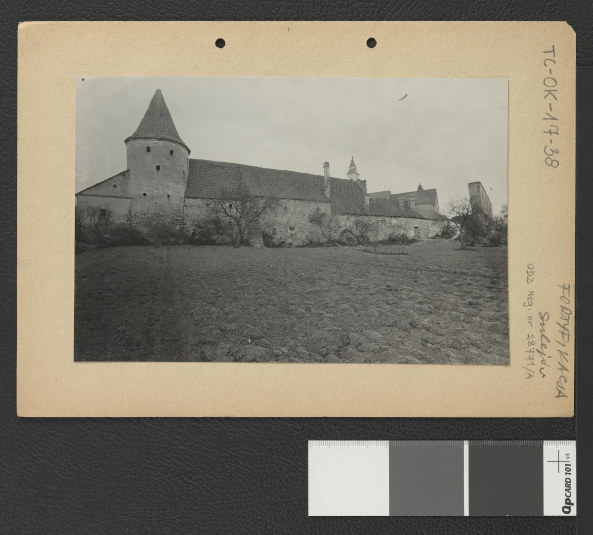 fortyfikacje klasztorne, skan 1