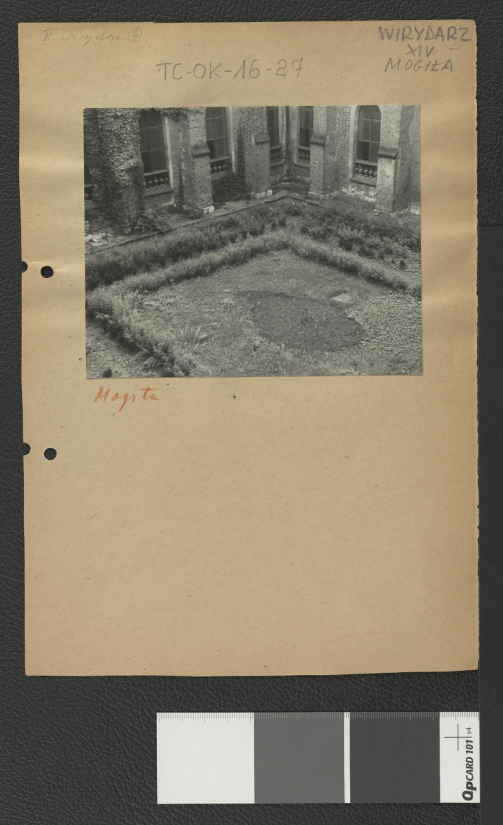 fragment dziedzińca miejscowego klasztoru wraz z częścią ogrodu , skan 1