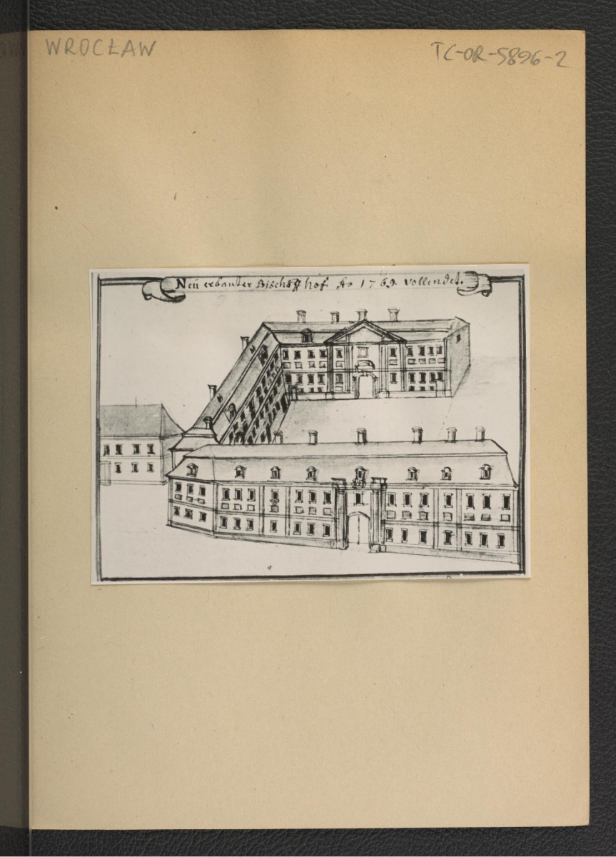 2 fotografie czarno-białe reprodukcji ryciny w Wernher F.B., Topografia Śląska, 1744-1768 ukazującej widok z lotu ptaka na miejscową posesje              , skan 1