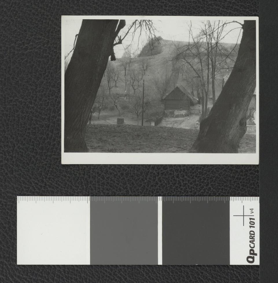 zabudowania w pobliżu klasztoru , skan 1