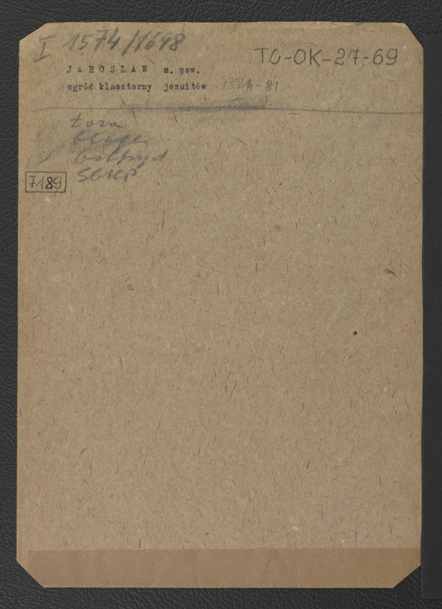 obwoluta bez zawartości; prawdopodobnie zawierała odsyłacze do Słownika Geograficznego Królestwa Polskiego, Gloger Zygmunt, Encyklopedia Staropolska, Warszawa 1902, Łoza Stanisław, Słownik architektów i budowniczych Polaków oraz cudzoziemców w Polsce pracujących, Warszawa 1931 i Gottfryd, skan 1