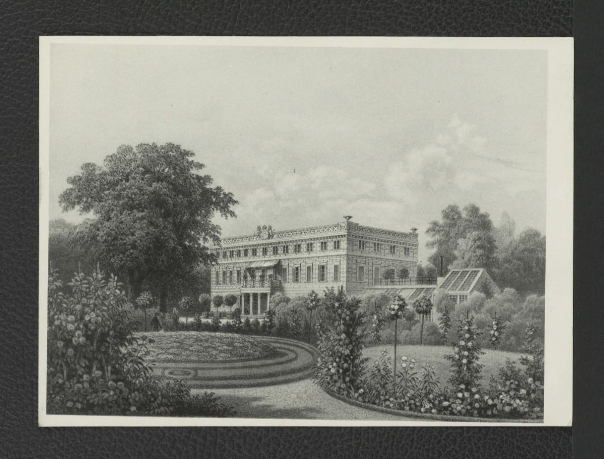 fotografia czarno-biała przedstawiająca reprodukcje ryciny zamieszczonej w Duncker A., Die Landlichen Wohnsitze, Schlosser und Residenzen …, t. III, Berlin 1860 ukazującej widok miejscowego pałacu                                                                                                   , skan 1