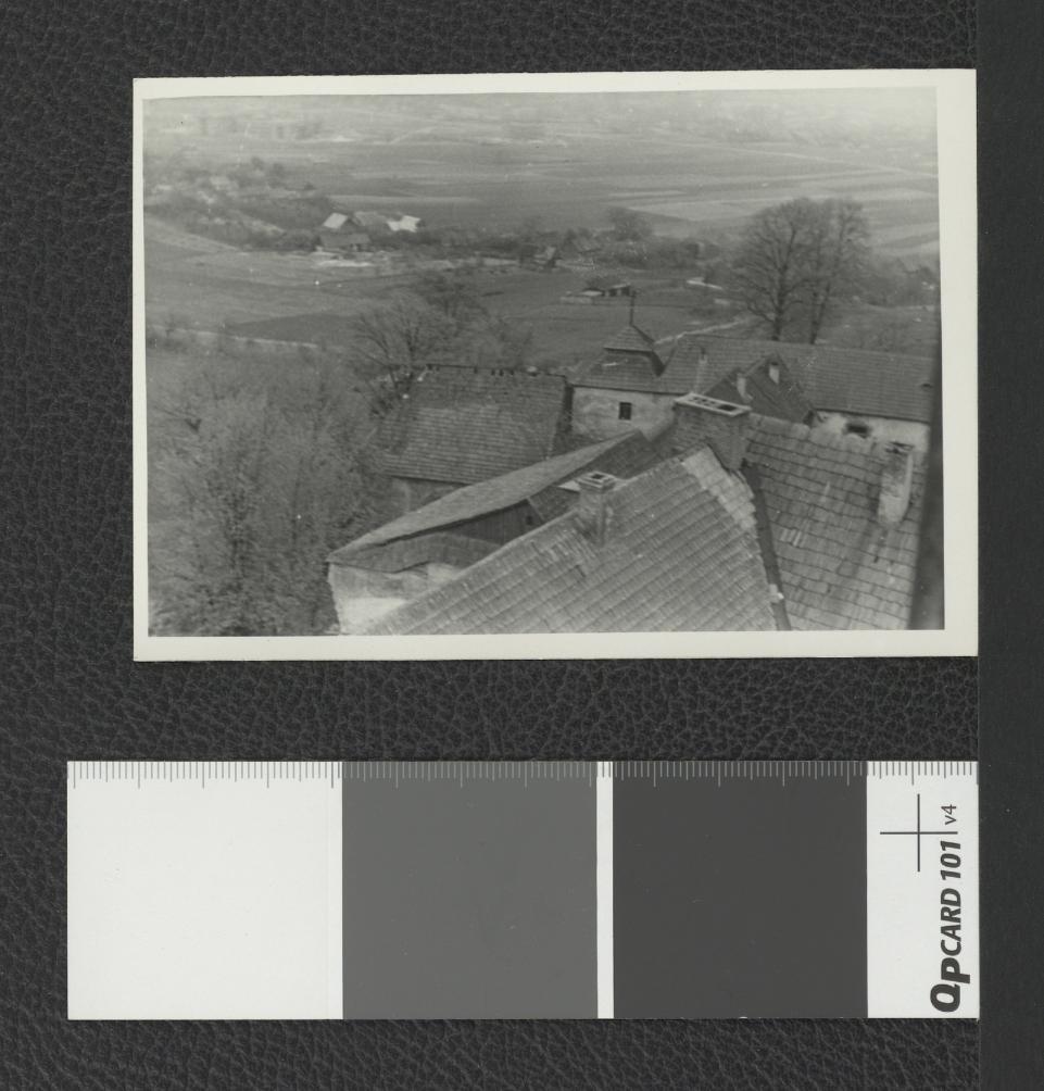 ogólny widok na Karczówkę oraz otaczający ją teren, skan 1