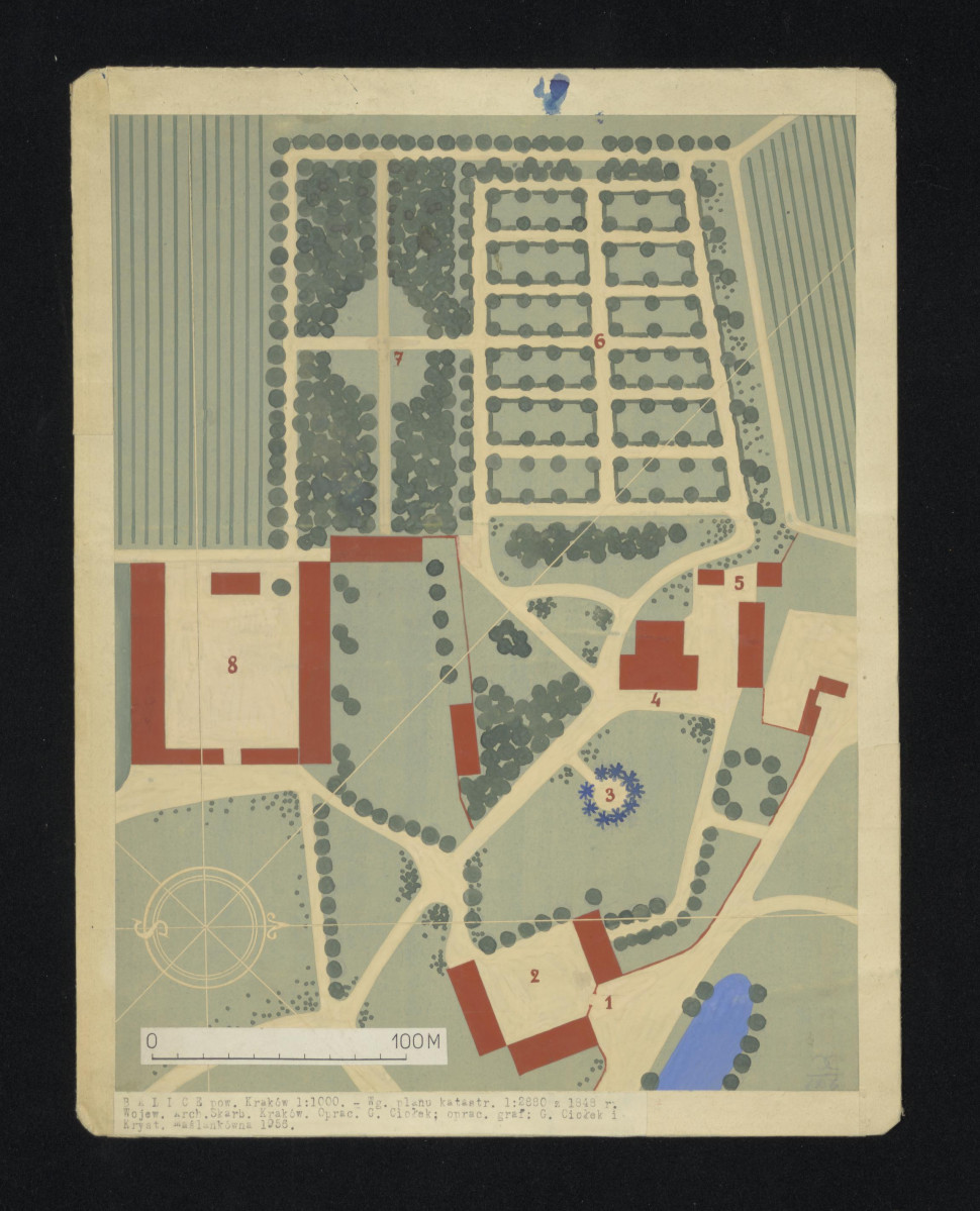 1rekonstrukcja historyczna według planu katastralnego 1:2880 z 1848 r. Wojewódzkie Archiwum Skarbowe w Krakowie. Opracowanie graficzne Gerrard Ciołek i Krystyna Maślakówna. 1. brama 2. dziedziniec gospodarczy 3. altana świerkowa 4. pałac 5. oficyny 6. ogród kwaterowy 7. polana w gęstwinie 8. folwark, skan 1