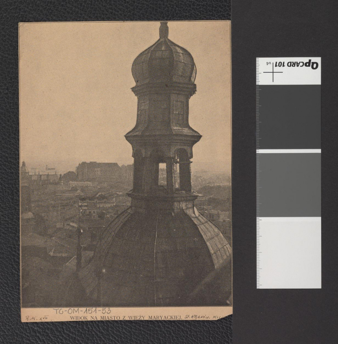wycinek z „Rocznik Krakowski”, XVII zawierający reprodukcję fotografii czarno-białej; przedstawia widok na miasto z wieży mariackiej, skan 1