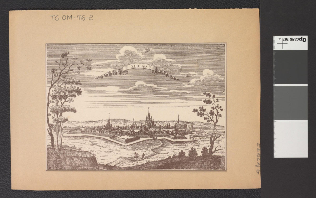 wycinek zawierający reprodukcję ryciny z epoki przedstawiającej panoramę miasta, skan 1