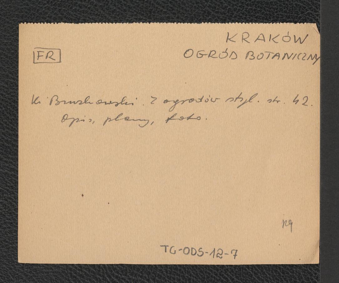 odnośnik bibliograficzny (Kazimierz Buczkowski, Z ogrodów stylowych w Polsce, Warszawa 1924, strona 42) wzmiankujący opis, plany i fotografie ogrodu, skan 1