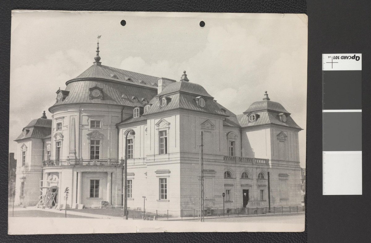 pałac Przebendowskich (Radziwiłłów; obecnie Muzeum Niepodległości), skan 1