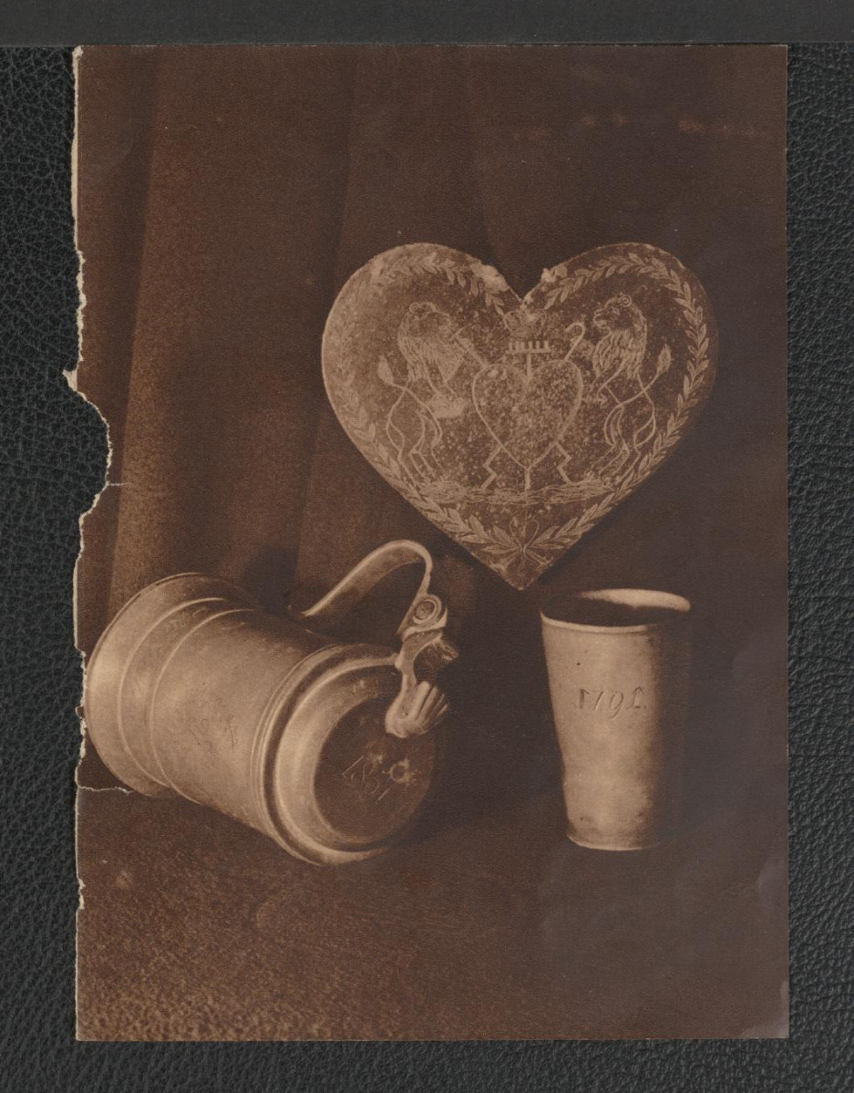 wycinek z niemieckojęzycznego wydawnictwa prezentujący model zabudowań wiejskich, skan 2