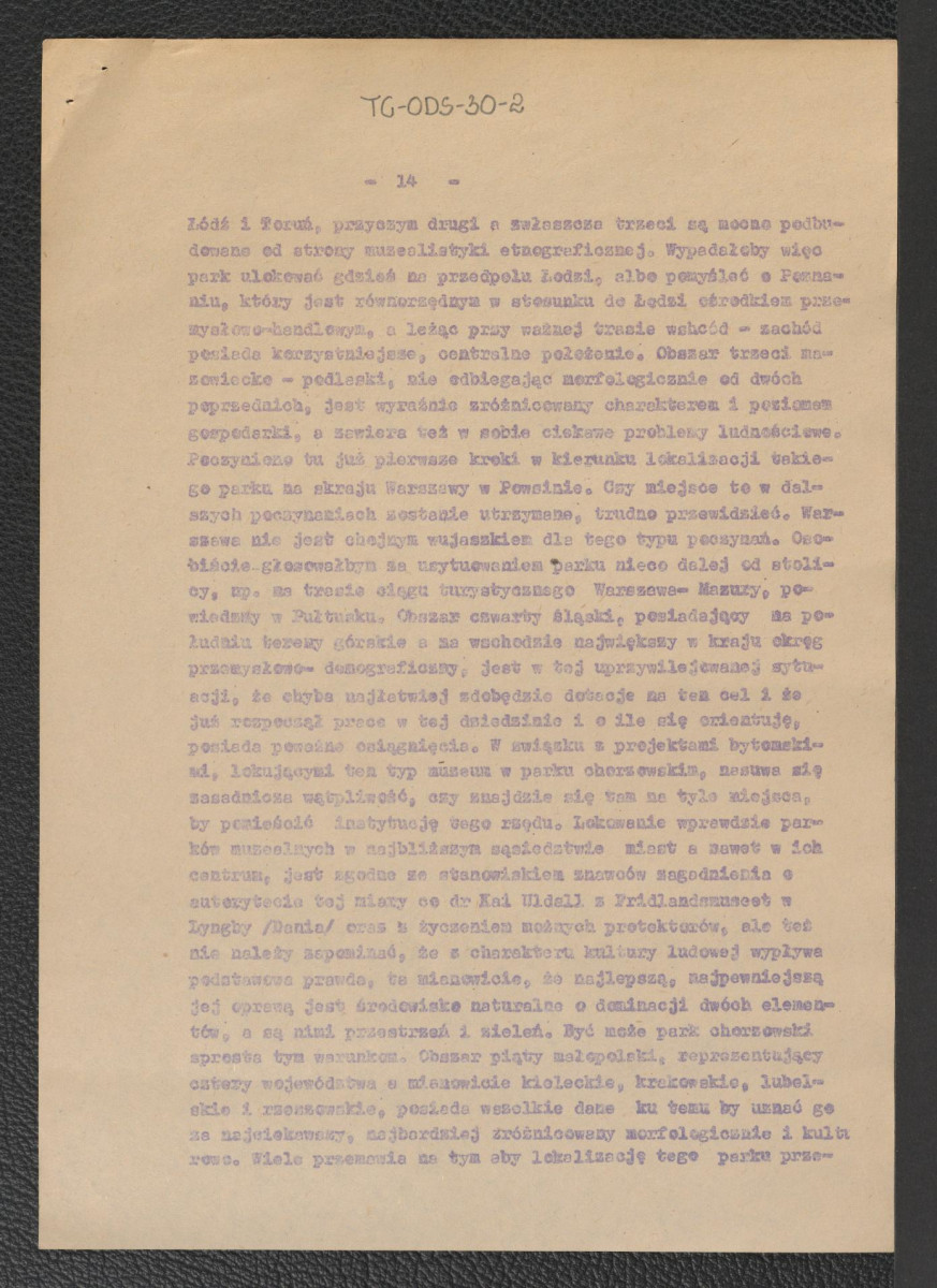 opracowanie Władysława Jeż-Jareckiego pt. "Zagadnienia ochrony zabytków budownictwa ludowego a problem sieci parków etnograficznych", skan 14
