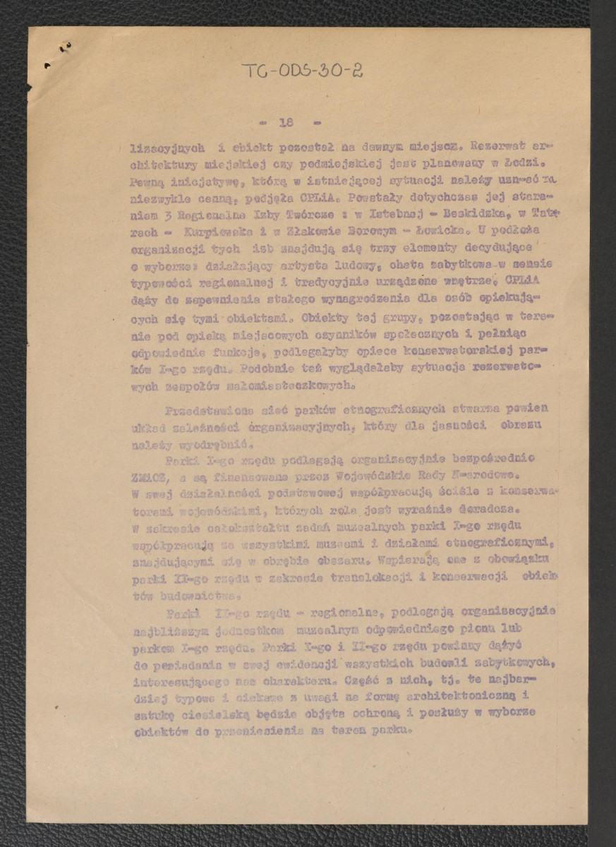 opracowanie Władysława Jeż-Jareckiego pt. "Zagadnienia ochrony zabytków budownictwa ludowego a problem sieci parków etnograficznych", skan 18