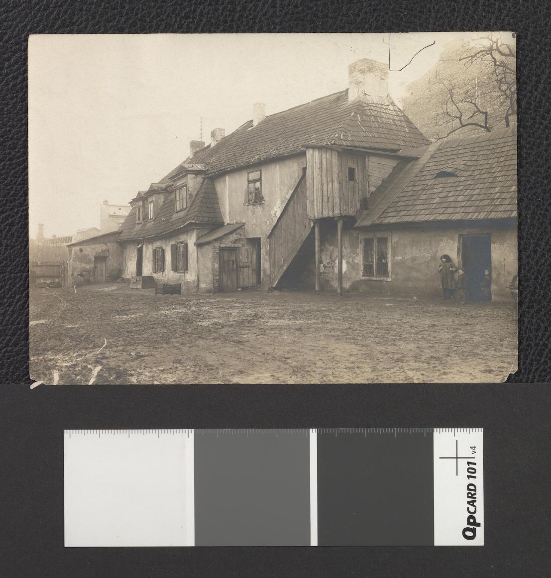 dworek Brühla na Pradze (fotografia dwubarwna ze Zbioru Fotografii Zakładu Architektury Polskiej Politechniki Warszawskiej), skan 1