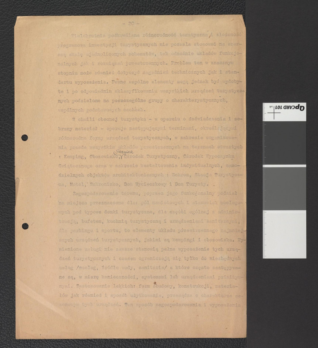 karta z publikacji tematycznej zawierająca reprodukcję fotografii czarno-białej przedstawiającej wierzby na terenie jednego z osiedli w Nowej Hucie, skan 2