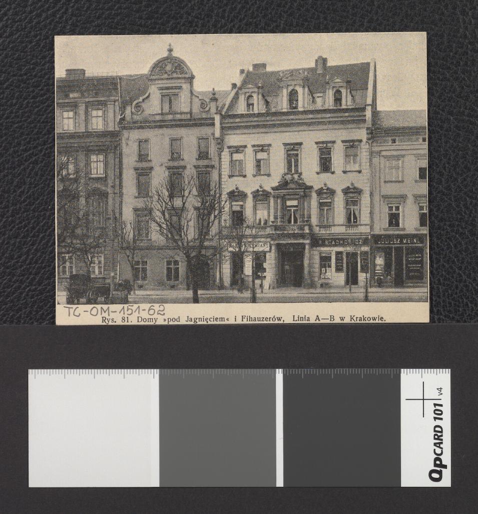 wycinek zawierający reprodukcję fotografii czarno-białej; przedstawia tzw. Kamienicę Pod Jagnięciem i Fihauzerów, Linia A-B, skan 1