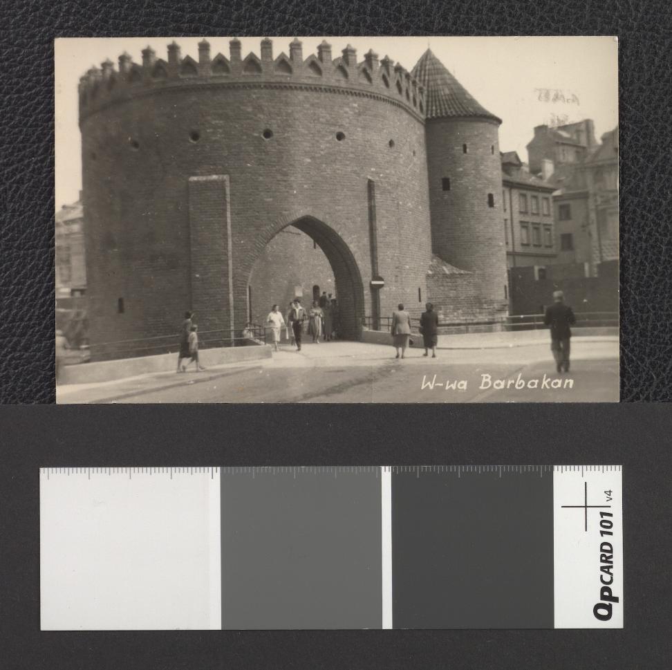 Barbakan (fotografia dwubarwna w formie pocztówki), skan 1