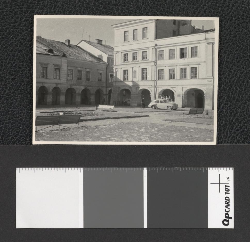 fragment rynku (odbitki dwubarwnej fotografii), skan 1