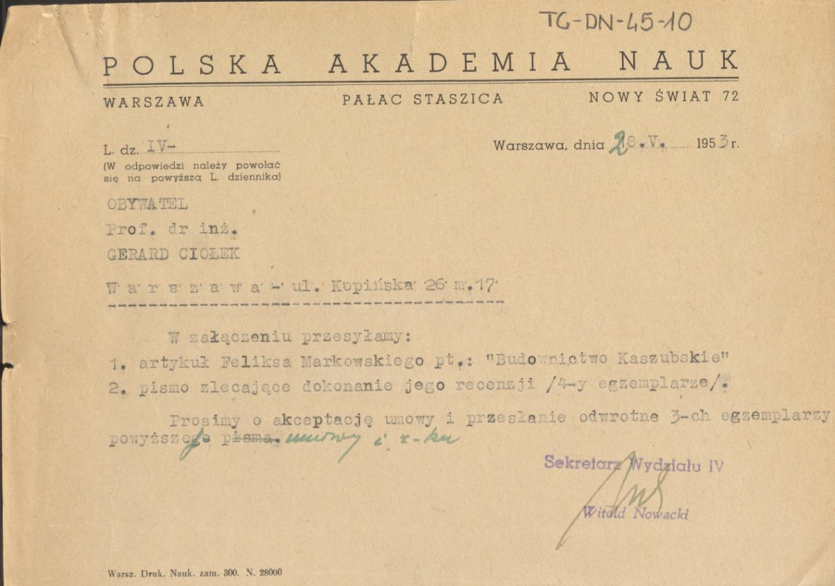 pismo przewodnie z 18(28) maja 1953 r. z Polskiej Akademii Nauk do Gerada Ciołka informujące o przesłaniu do recenzji artykułu Feliksa Markowskiego pt. "Budownictwo kaszubskie" oraz zlecenia na napisanie recenzji, skan 1