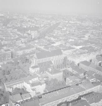 widok ogólny zabudowy w rejonie klasztoru Augustianów, skan 1