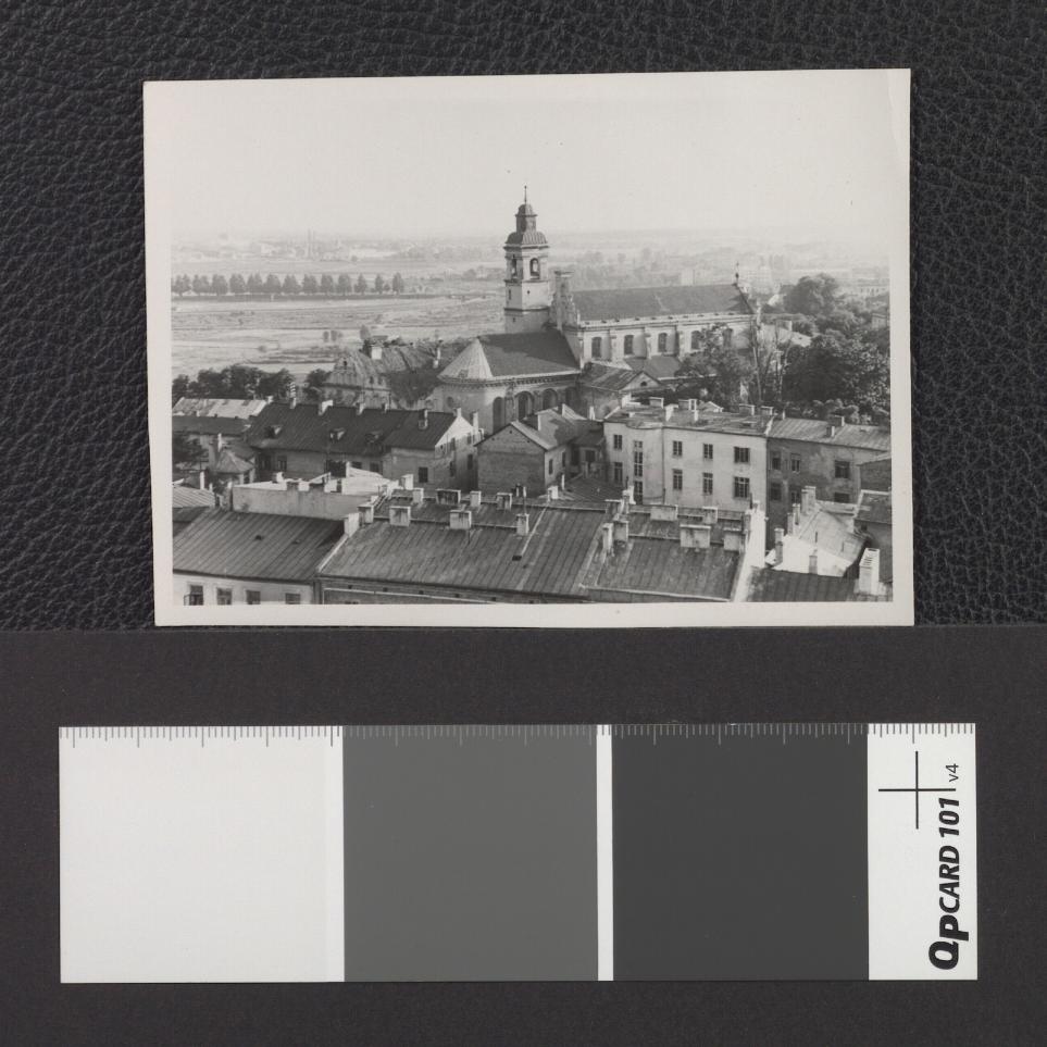 widok z tzw. lotu ptaka na klasztor bernardynów, skan 1