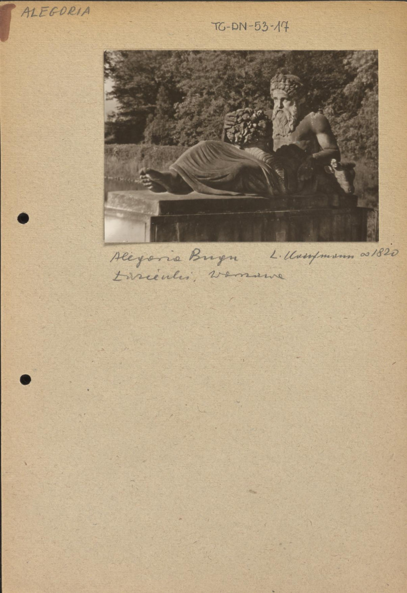 ilustracja związana z hasłem - alegoria - Alegoria Bugu (rzeźba autorstwa Ludwika Kauffmanna, Łazienki, Warszawa, ok. 1820 r.), skan 1