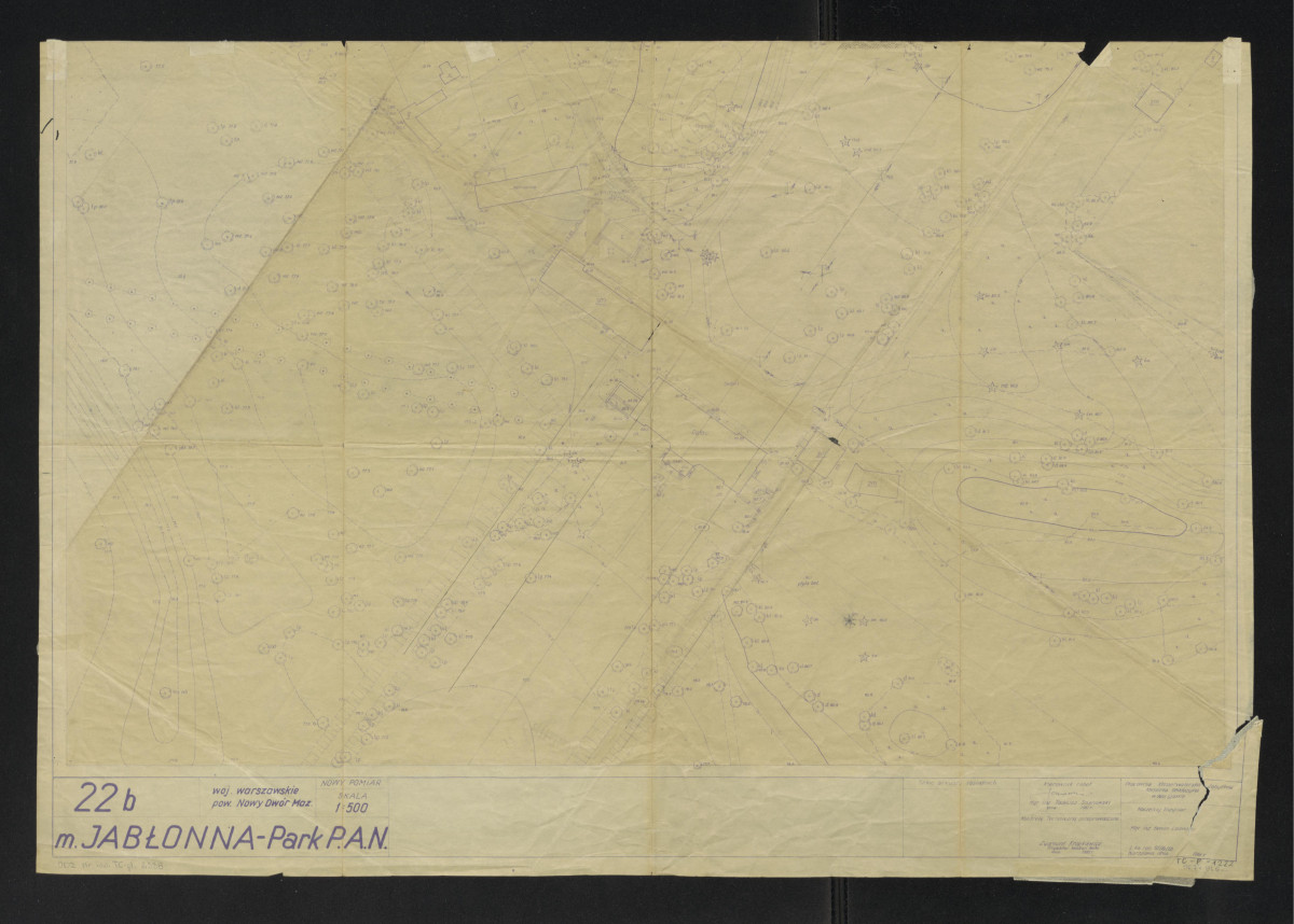 fragment planu sytuacyjno-wysokościowego, pomiar inwentaryzacyjny. Napis: m. JABŁONNA-park. PAN NOWY POMIAR. Plansza numerowana:22b. Napisy objaśniające i wymiary, skan 1