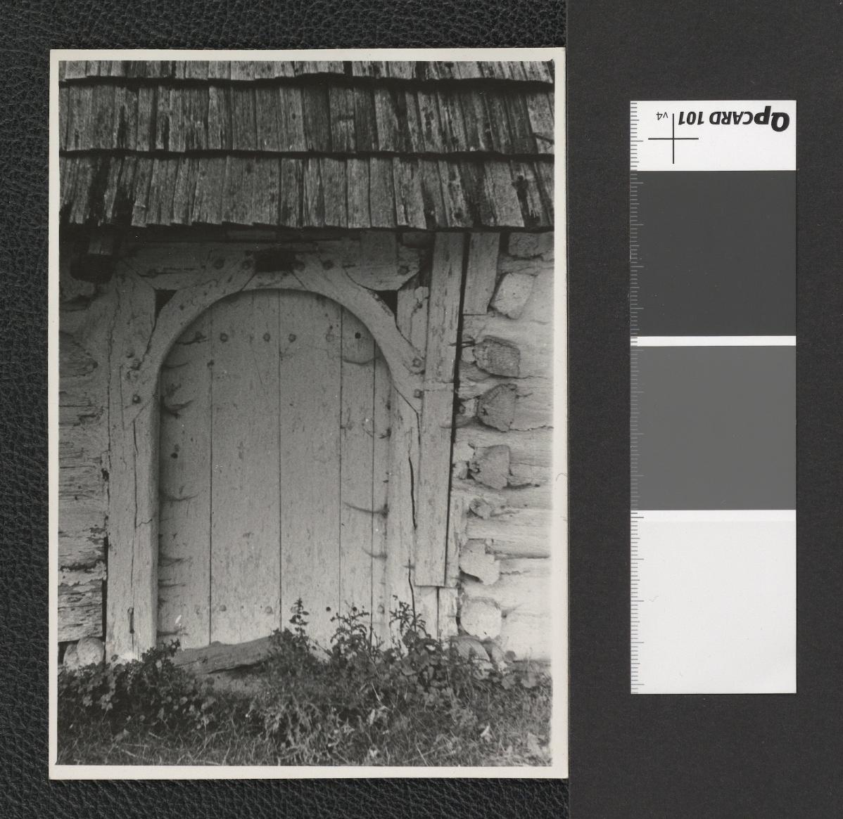 drzwi do chałupy zamieszczonej na poprzedniej fotografii, skan 1