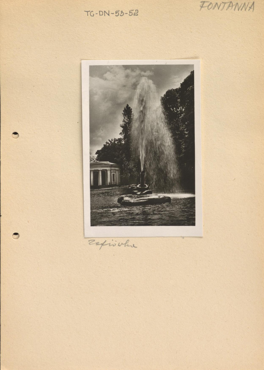 ilustracja związana z hasłem - fontanna - Zofiówka (widok fontanny), skan 1