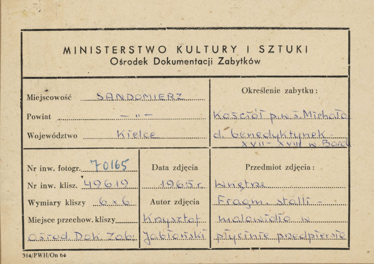 Zespół klasztorny ss. Benedyktynek - kościół, wnętrze, fragment stalli - malowidło na płycinie - metryczka, skan 1